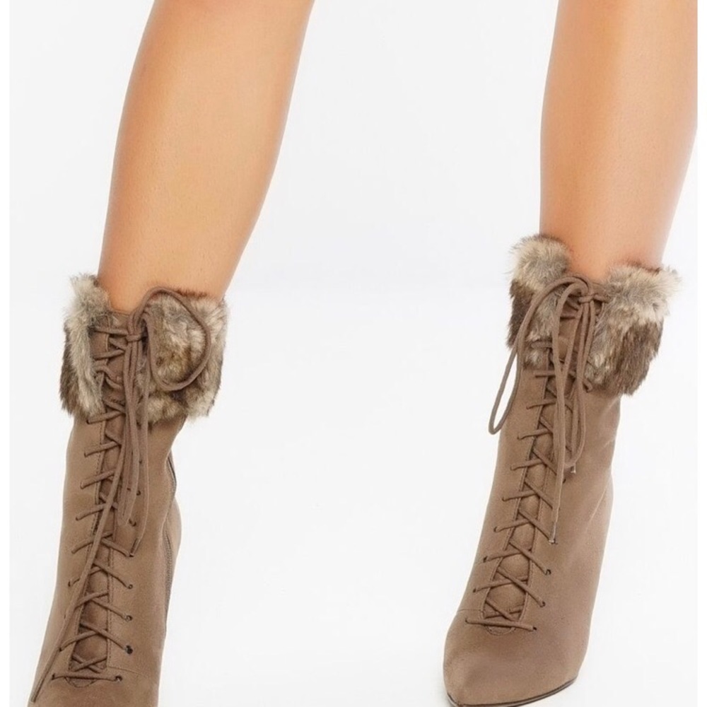 👢 Faux Fur Booties👢 - Picture 2 of 6